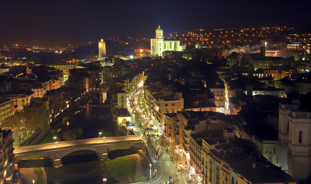 Apartaments Placa Del VI ชีโรนา ภายนอก รูปภาพ