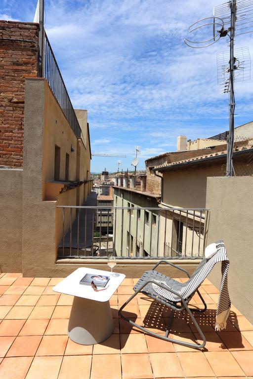 Apartaments Placa Del VI ชีโรนา ภายนอก รูปภาพ