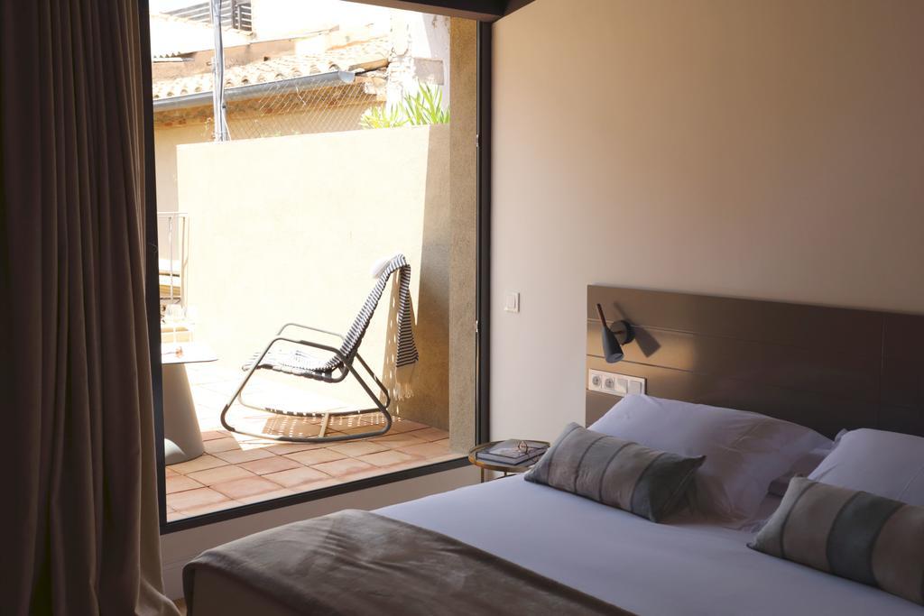 Apartaments Placa Del VI ชีโรนา ภายนอก รูปภาพ