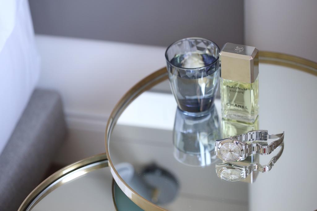 Apartaments Placa Del VI ชีโรนา ภายนอก รูปภาพ
