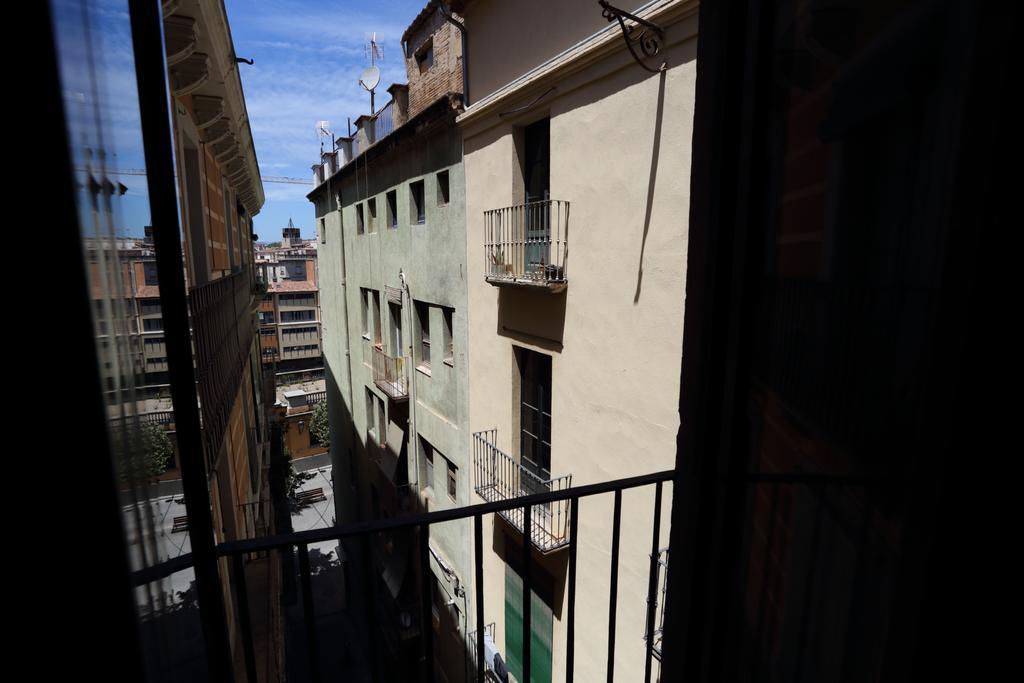 Apartaments Placa Del VI ชีโรนา ภายนอก รูปภาพ