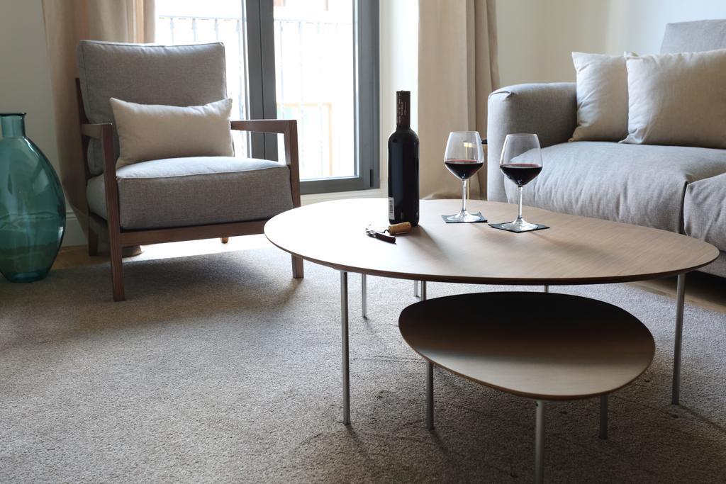 Apartaments Placa Del VI ชีโรนา ภายนอก รูปภาพ