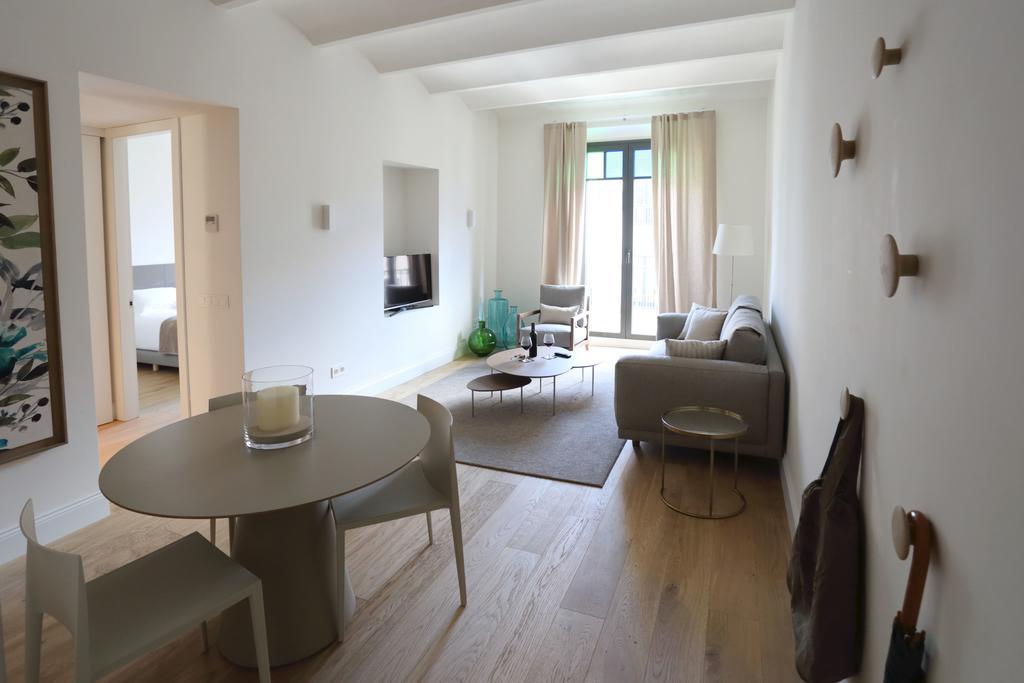 Apartaments Placa Del VI ชีโรนา ภายนอก รูปภาพ