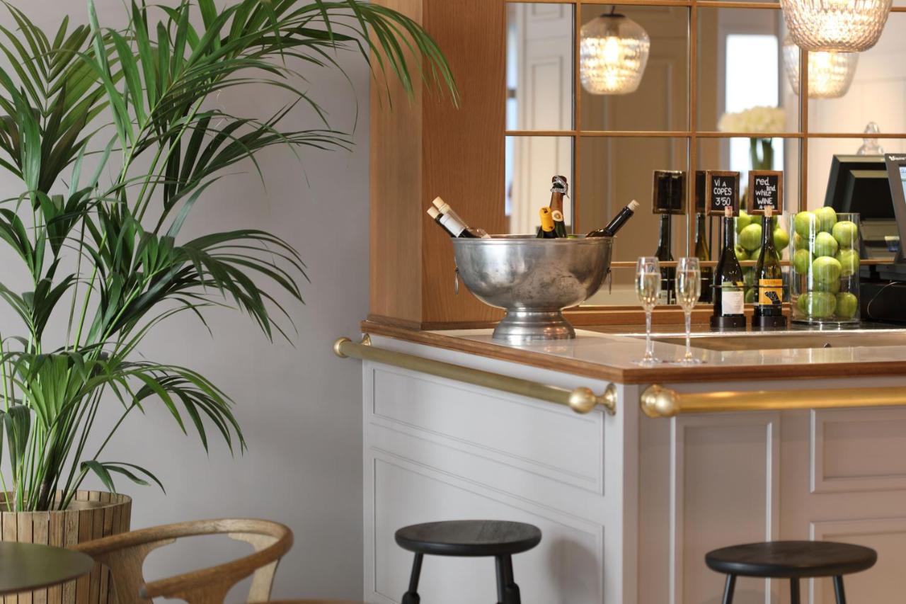 Apartaments Placa Del VI ชีโรนา ภายนอก รูปภาพ